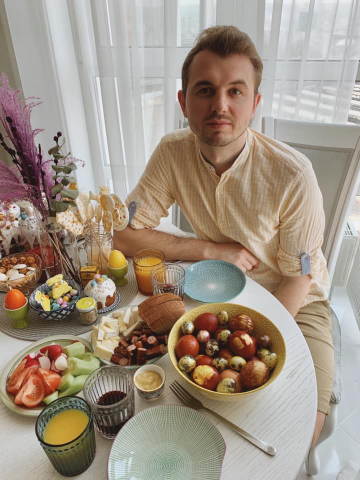 Украинские ТВ-звезды рассказали, как отпразднуют Пасху: съесть яйцо с бабушкой не получится